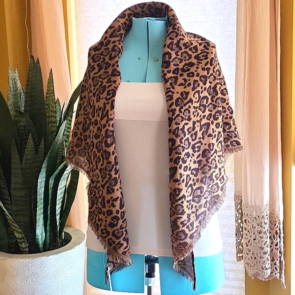 J Jill woman's Camelmulti multi-functional scarf wrap. One size. - Picture 1 of 11